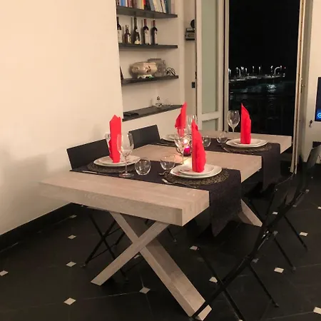 Attico Fronte Mare Molo Di Appartement *
