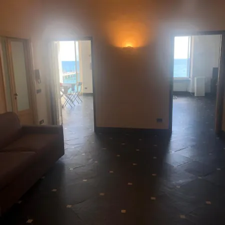 Attico Fronte Mare Molo Di