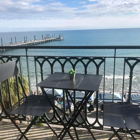 Attico Fronte Mare Molo Di Appartement