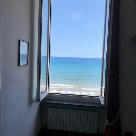 Appartamento Attico Fronte Mare Molo Di